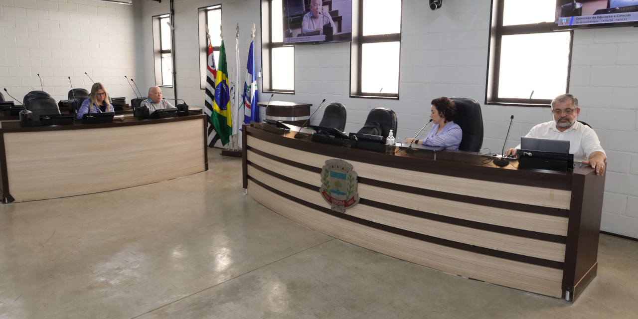 Comissão dialoga com secretário de Educação sobre as ações da rede municipal