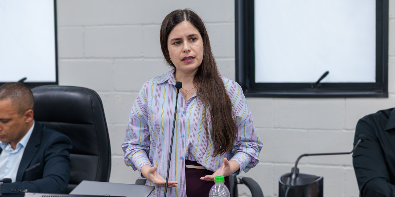 Tatiane Lopes solicita informações sobre execução de emendas impositivas destinadas à saúde, proteção animal e cultura