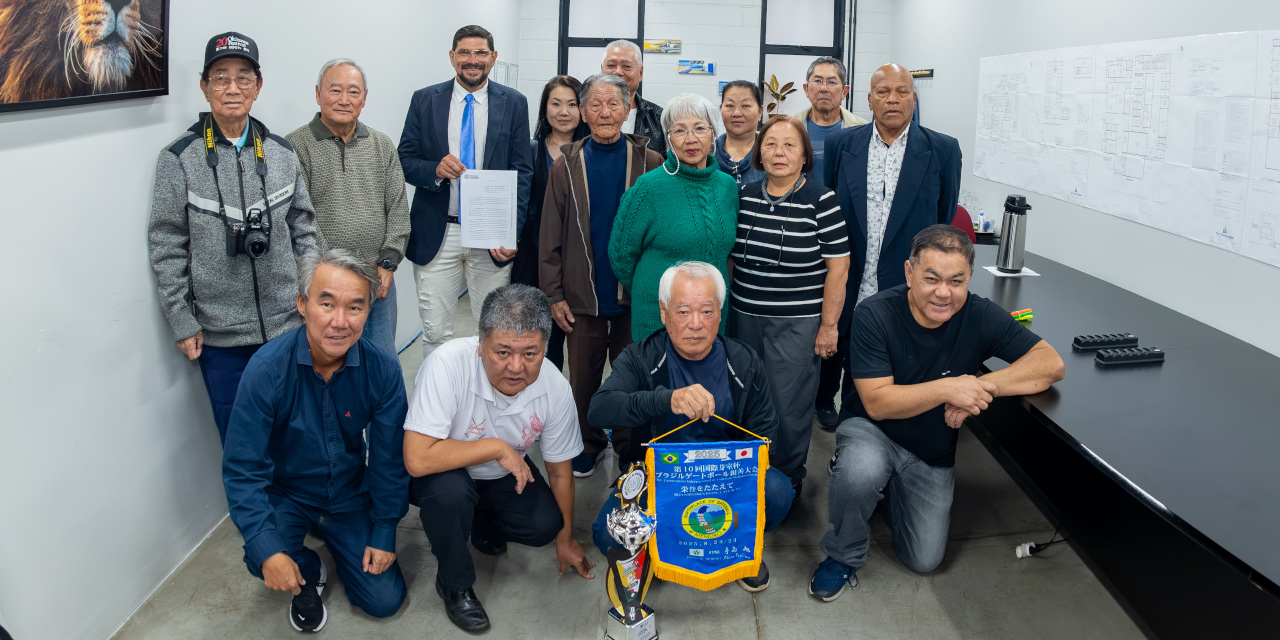 Márcio do Estacionamento homenageia Nibrali e equipe de Gateball com moção de reconhecimento