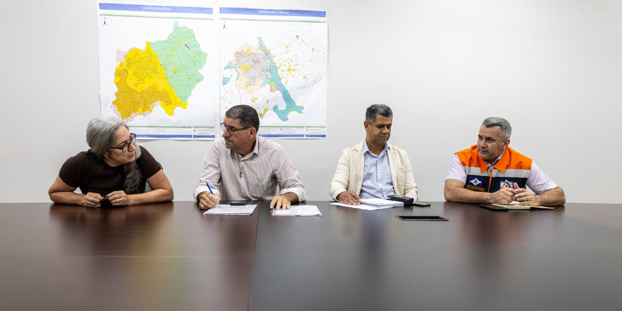 Secretarias de Educação e Defesa Civil informam à Comissão de Obras sobre interdição da Emeief Alfredo Stahlberg