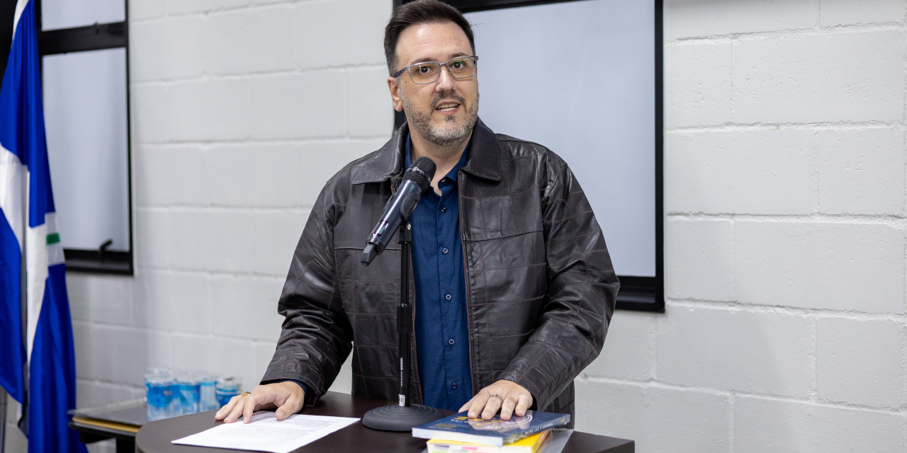 Psicólogo e escritor Richard Stefanini Munhoz discorreu sobre saúde mental e autoconhecimento