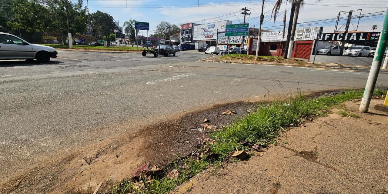 Comissão de Meio Ambiente da Câmara questionou a Prefeitura sobre a limpeza de sarjetas e canaletas das guias de áreas públicas