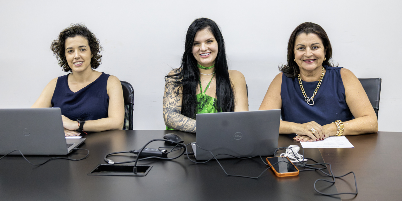 CCJR analisa 16 projetos, sete recebem pareceres favoráveis e um contrário