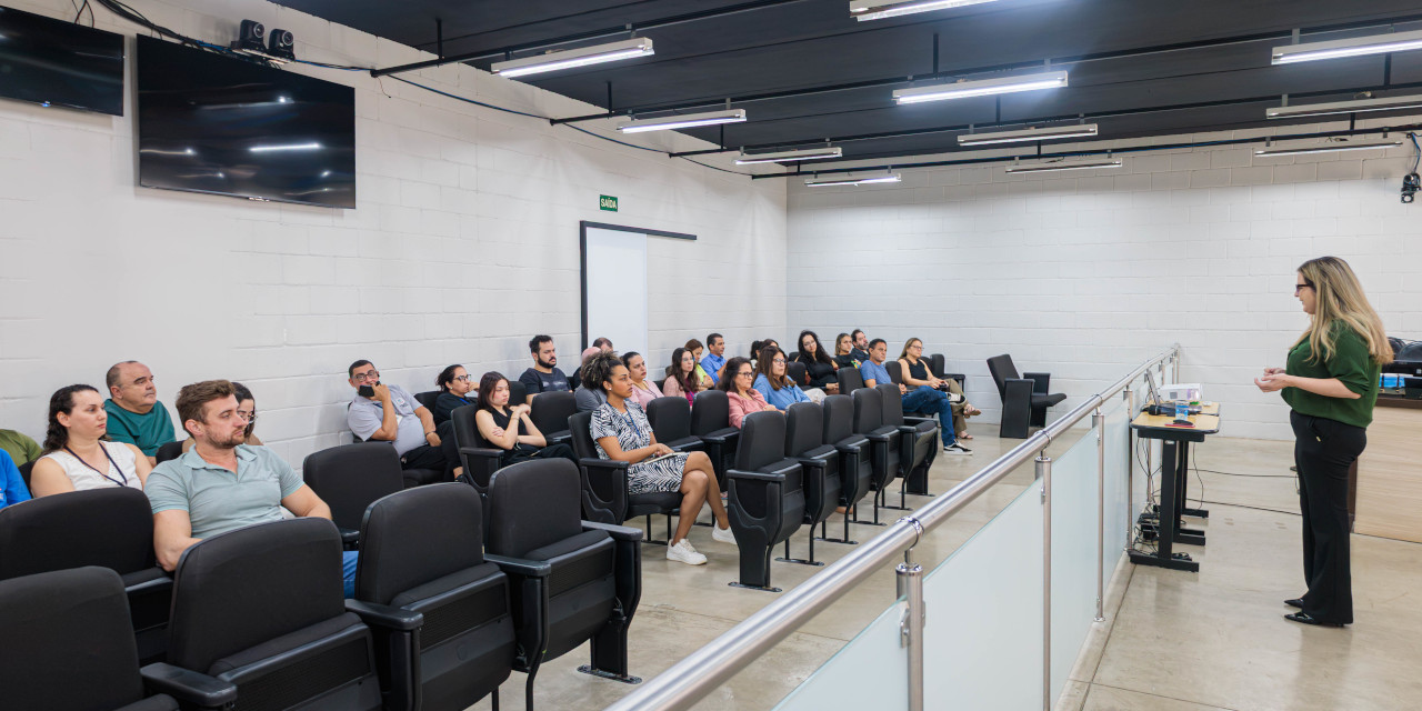 Ciclo de palestras sobre prevenção à violência contra à mulher tem continuidade com servidores da Câmara