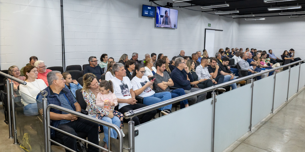Entre itens votados, dois são de autoria do Executivo; Tribuna Livre contou com a participação de seis oradores