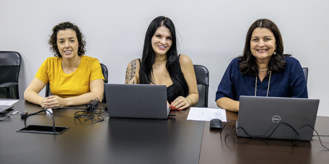 CCJR: vereadoras analisam 18 projetos, dentre eles o projeto do novo Código de Posturas do Município