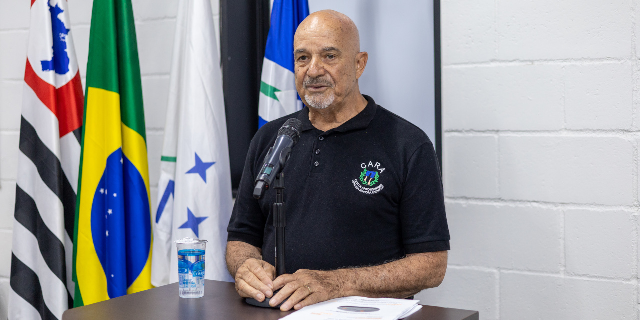 O segundo a falar foi Valdivino Vieira, que apresentou o trabalho realizado no Centro Dia