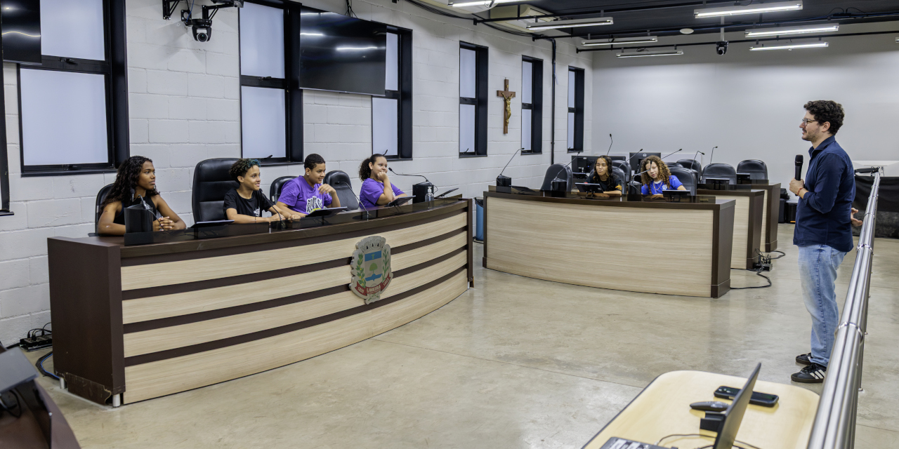 Os alunos aprenderam a diferença entre os três poderes