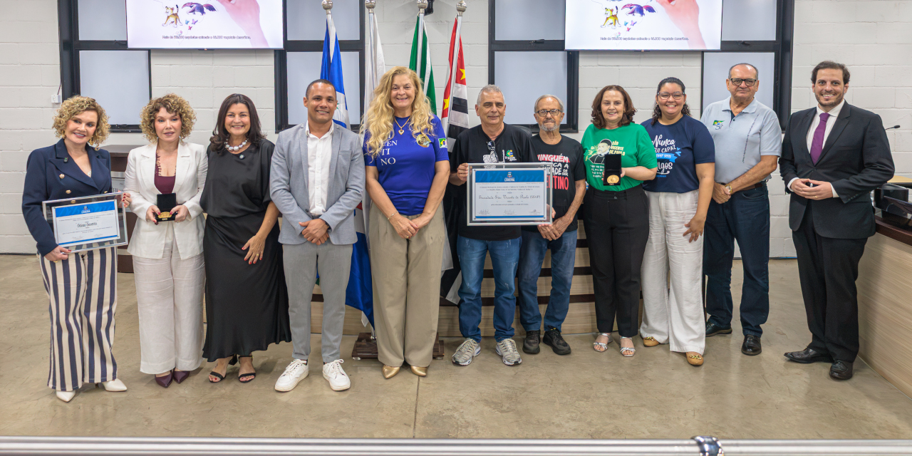 Câmara homenageia Vicentinos e Óticas Gazetta com Medalha Mérito Cívico